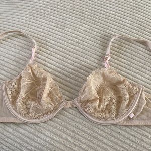 NWOT Victoria secret unlined Demi 38B